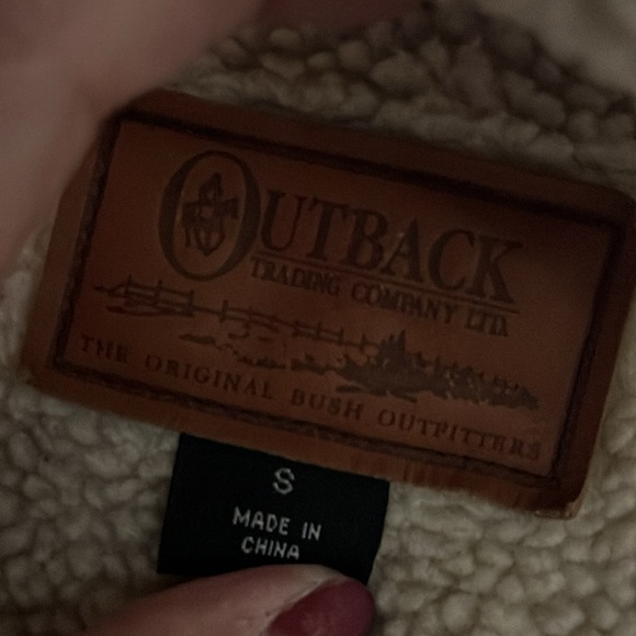 Outback Trading Co. faux Suede with faux Sherpa lining size Small - Picture 6 of 7